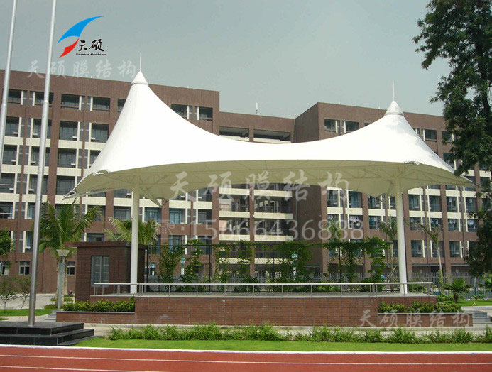 希望小学运动场膜结构看台